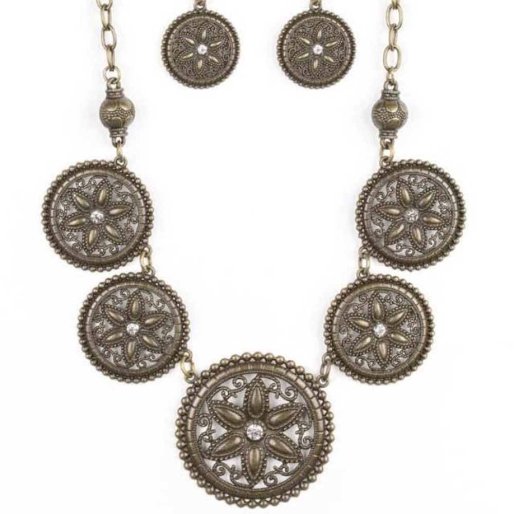 Necklace and earring set